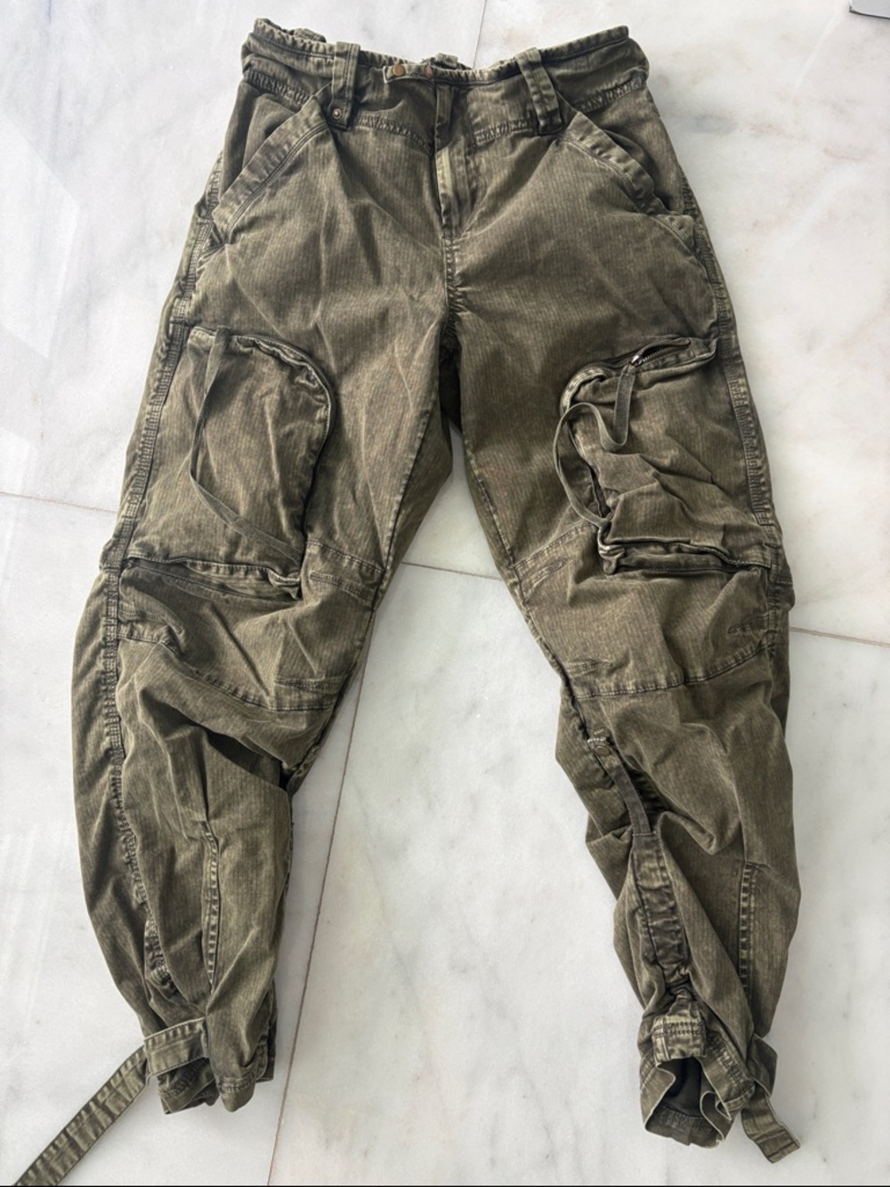 We the people woman’s Olive Cargo Utility Pants
